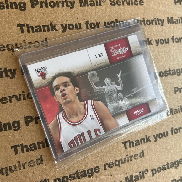 Joakim Noah ‘10 Studio Card - Picture 2 of 6
